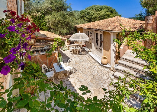 Pavezzo Country Retreat